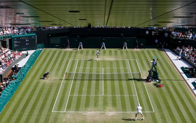 开云体育登录网站入口-温网沦为表演赛梅总“躺回”第一 德约恐跌至第七