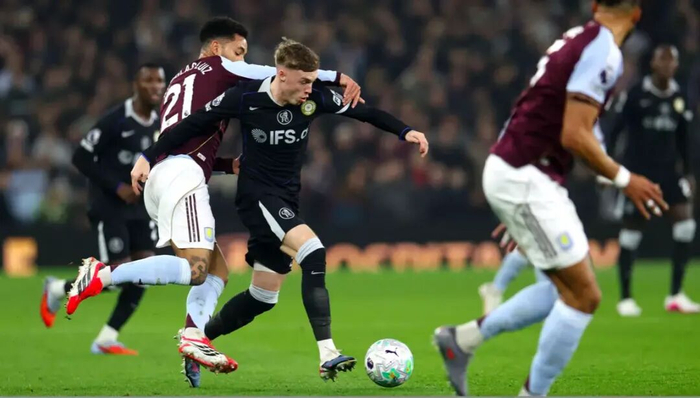 开云体育app入口-距第四只差3分！切尔西客场4-1逆转维拉，佩德罗戴帽|帕尔默|路易斯-佩德罗|阿斯顿维拉|沃特金斯|破门_新浪体育_新浪新闻